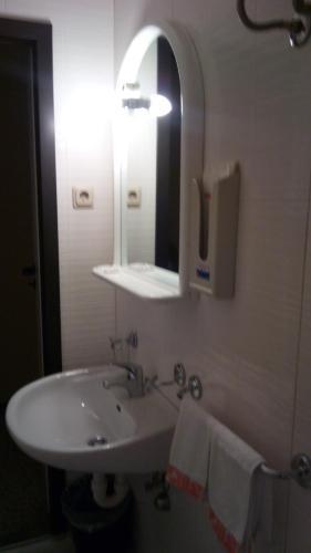 Hotel Violetta Парма Экстерьер фото