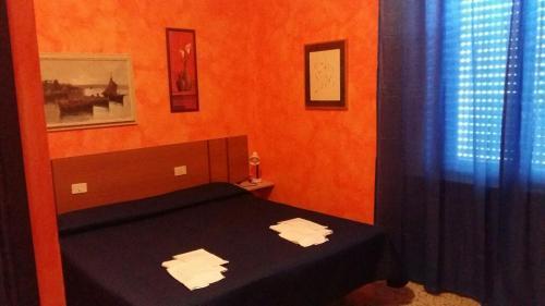Hotel Violetta Парма Экстерьер фото