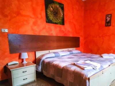 Hotel Violetta Парма Экстерьер фото
