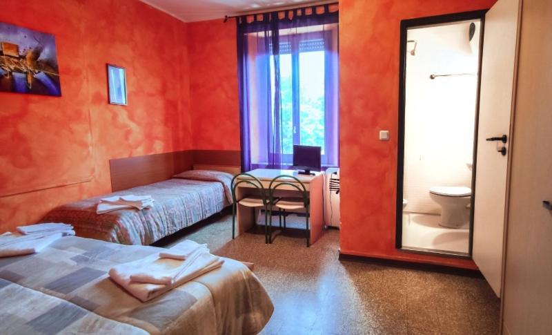 Hotel Violetta Парма Экстерьер фото
