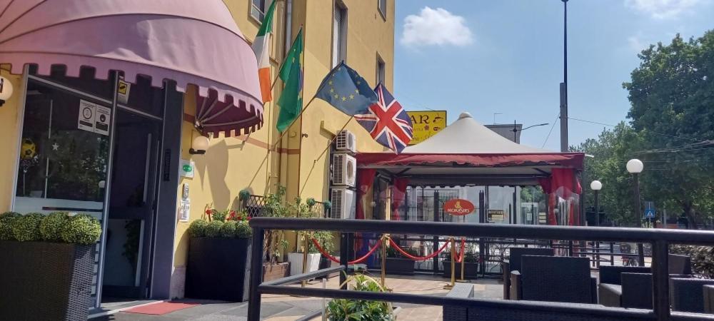 Hotel Violetta Парма Экстерьер фото