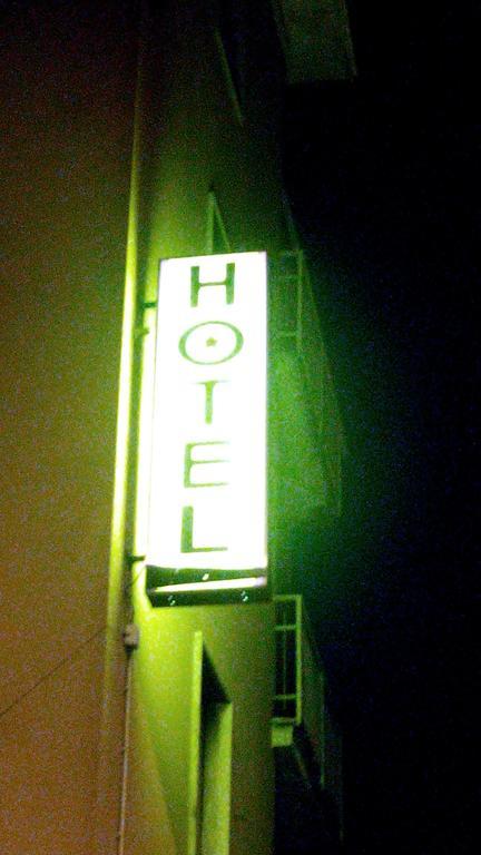 Hotel Violetta Парма Экстерьер фото